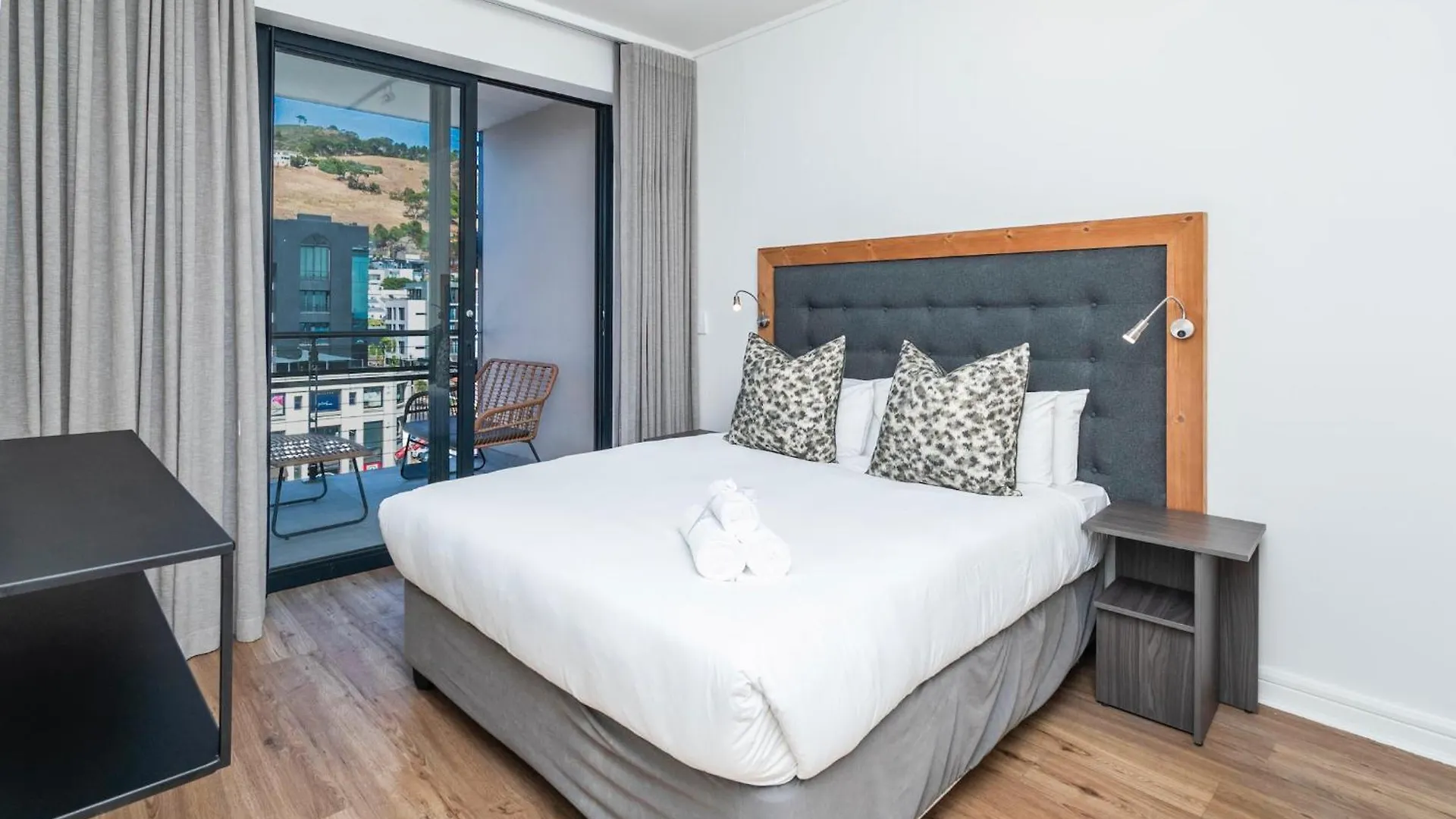Xenia Aparthotel By Totalstay Città del Capo