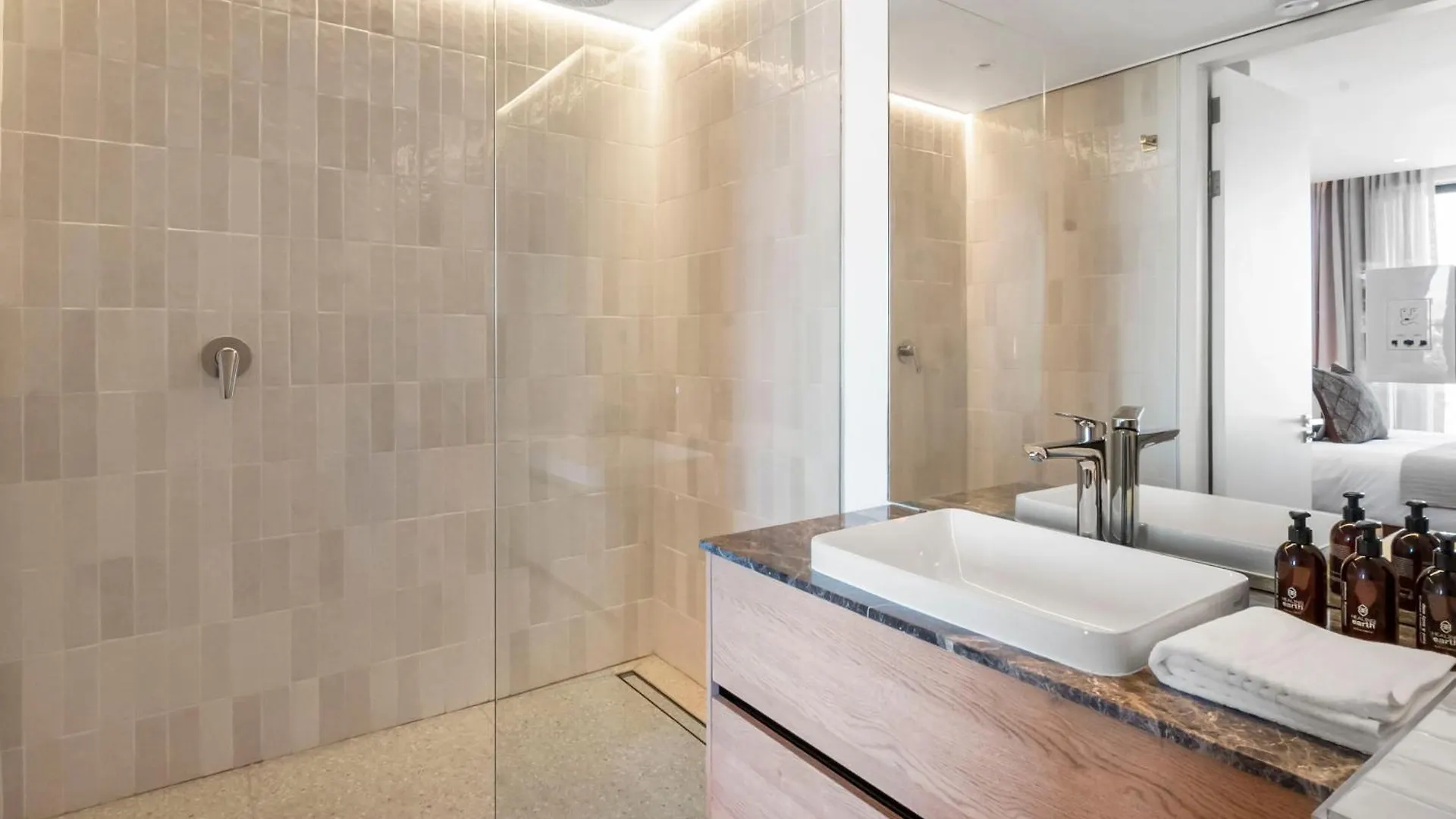 Xenia Aparthotel By Totalstay Le Cap
