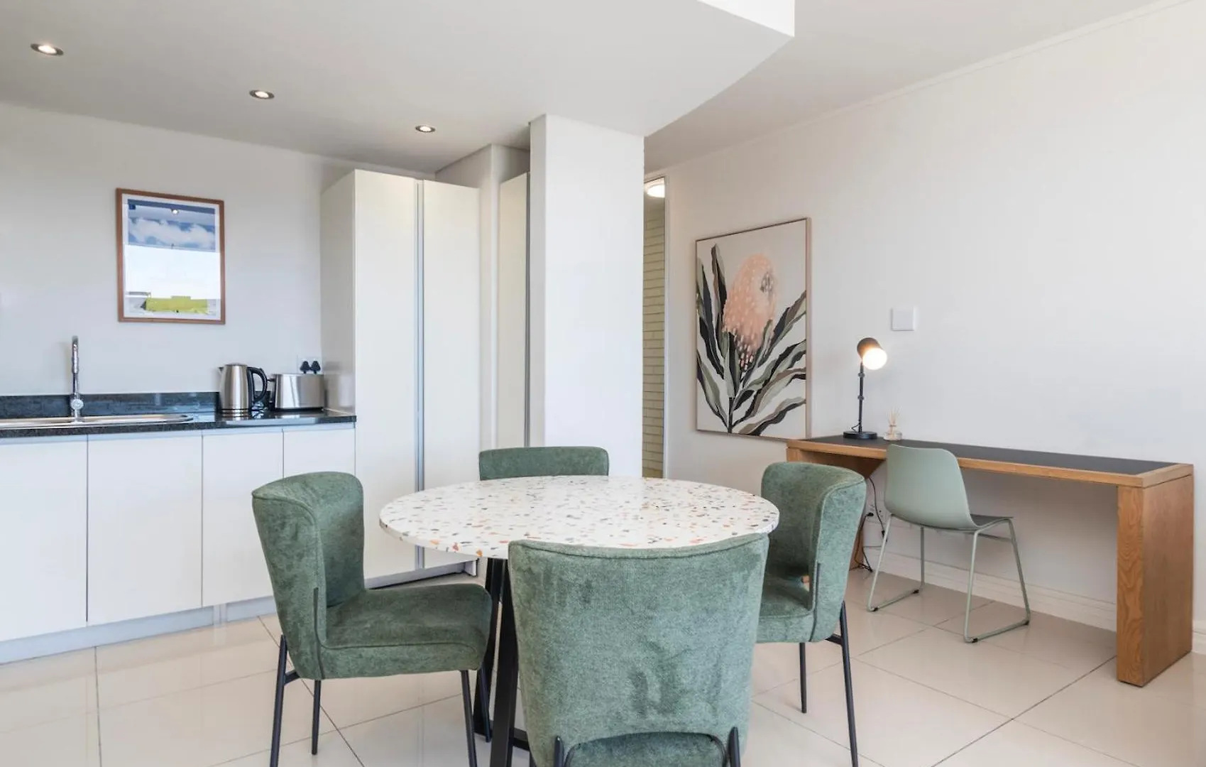 Xenia Aparthotel By Totalstay Le Cap
