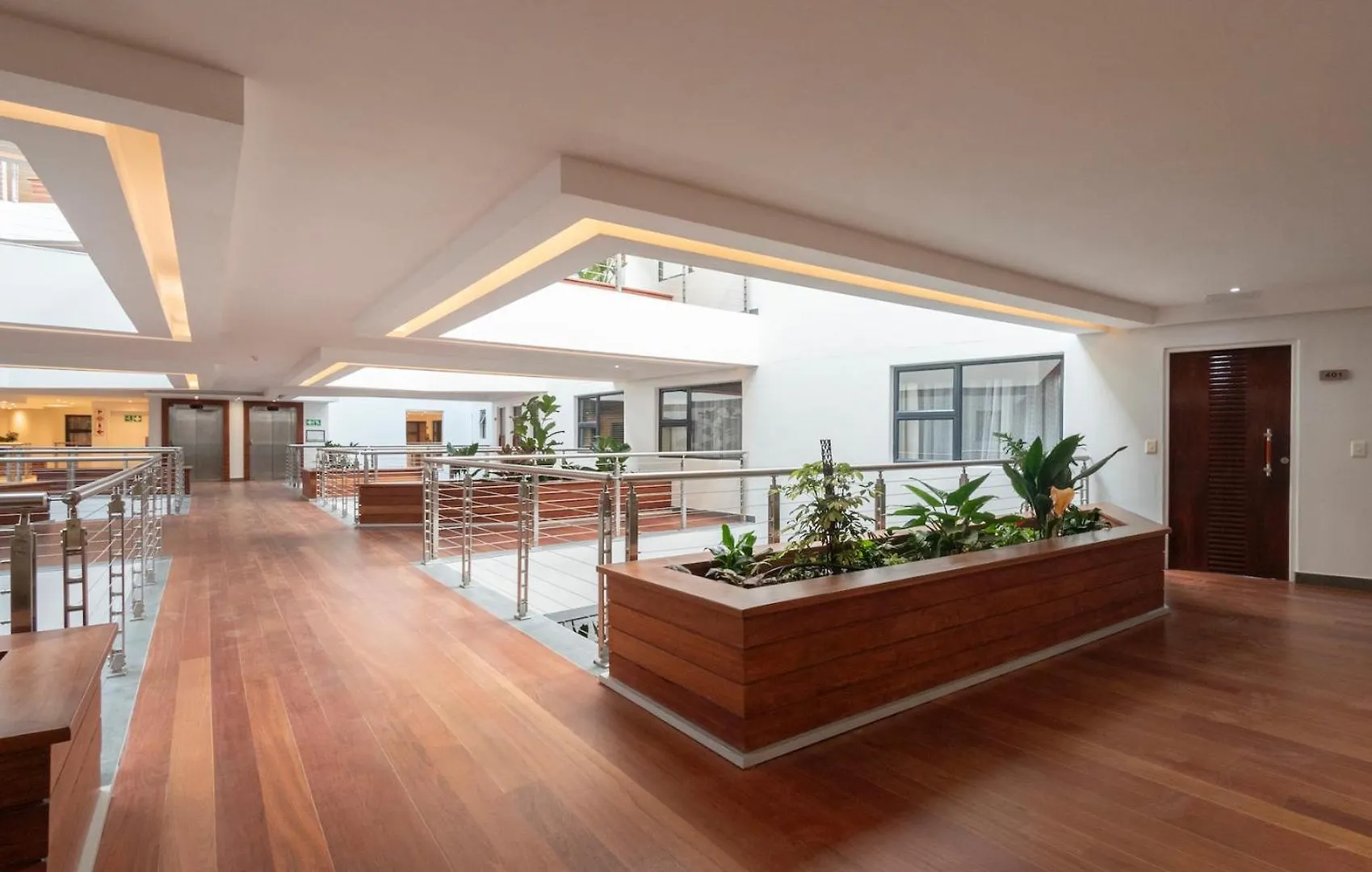 Xenia Aparthotel By Totalstay Le Cap