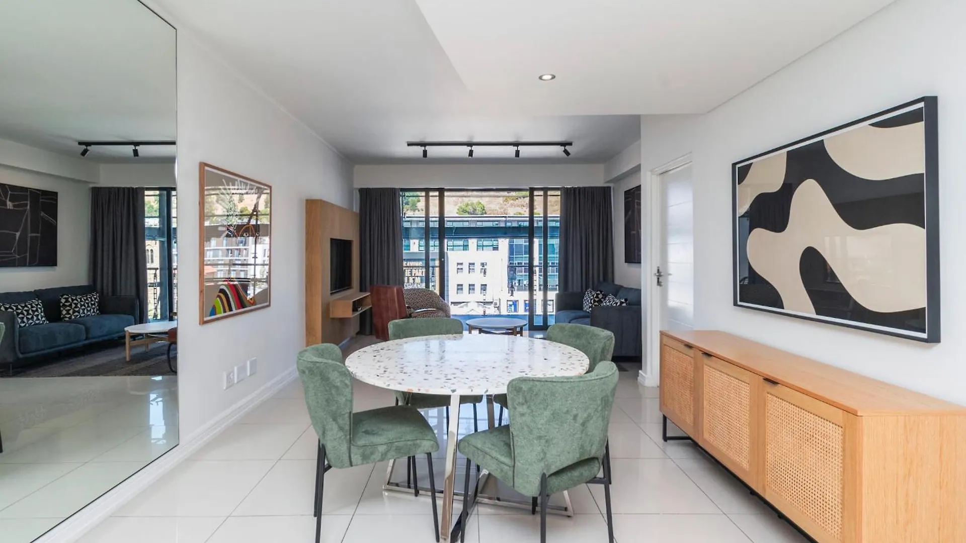 Xenia Aparthotel By Totalstay Le Cap