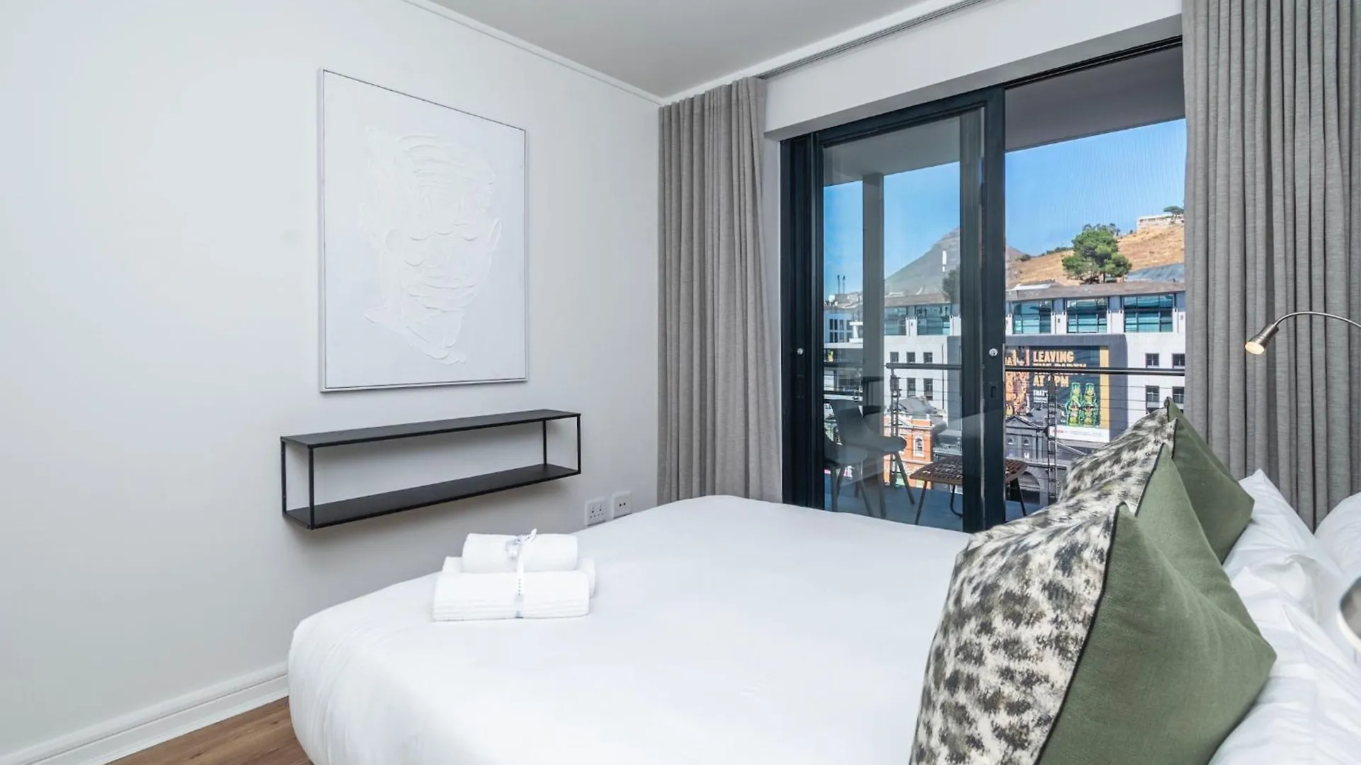 Xenia Aparthotel By Totalstay Le Cap