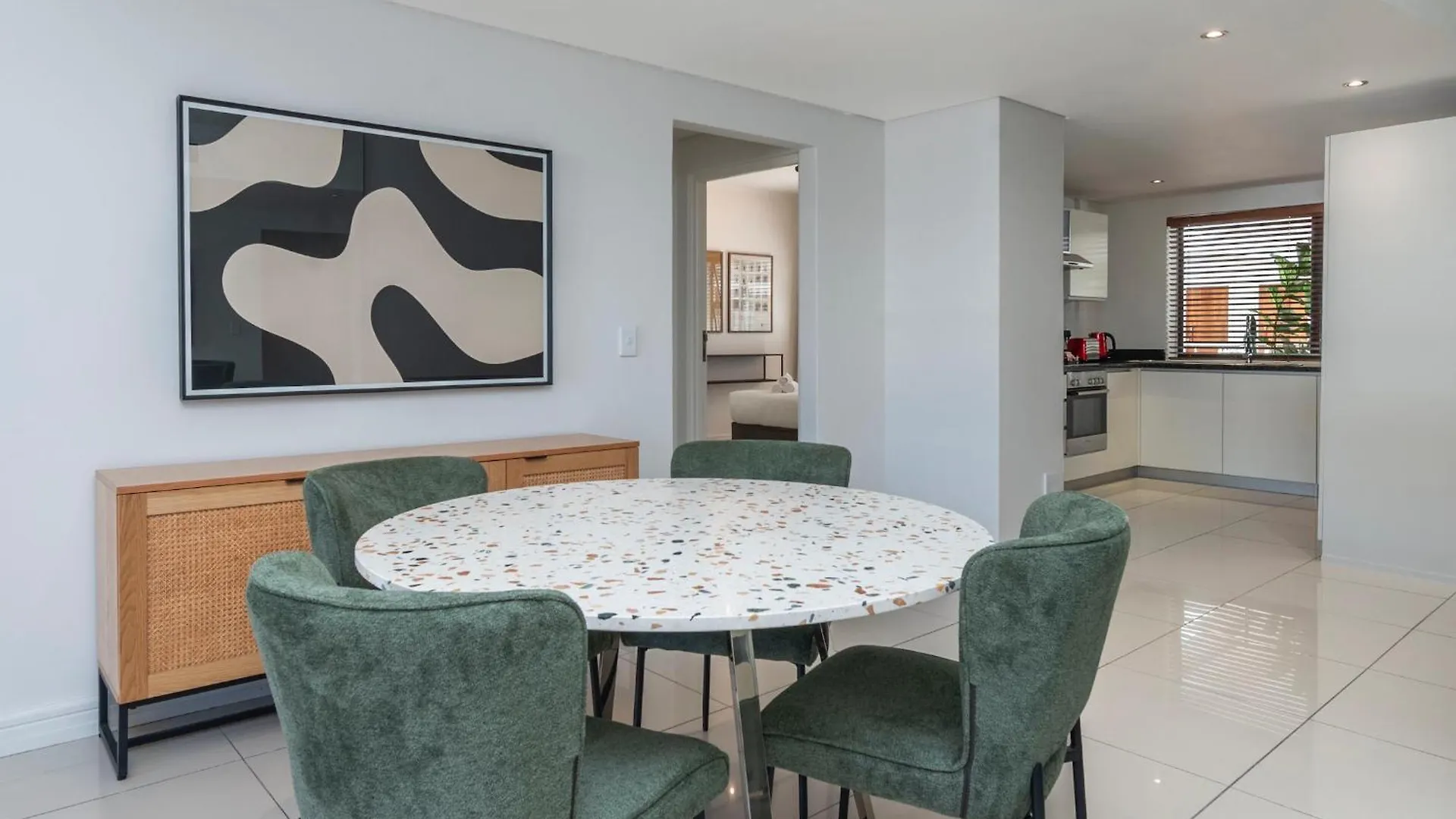 Xenia Aparthotel By Totalstay Le Cap